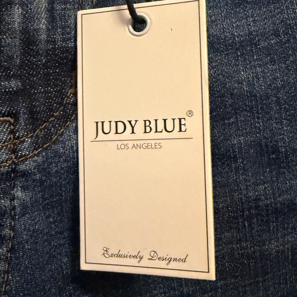 NWT Judy Blue women’s size 1/25 Medium Blue Boyfriend Fit Jeans - Picture 2 of 9